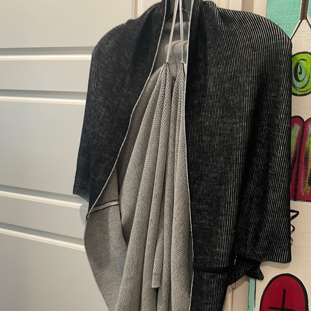 Lululemon Elation wrap OS